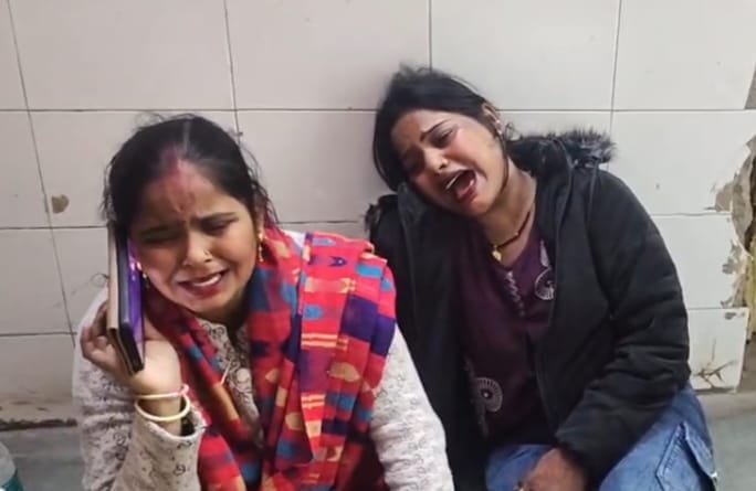 The e-rickshaw bought on the first day of the new year became the cause of the children's death.