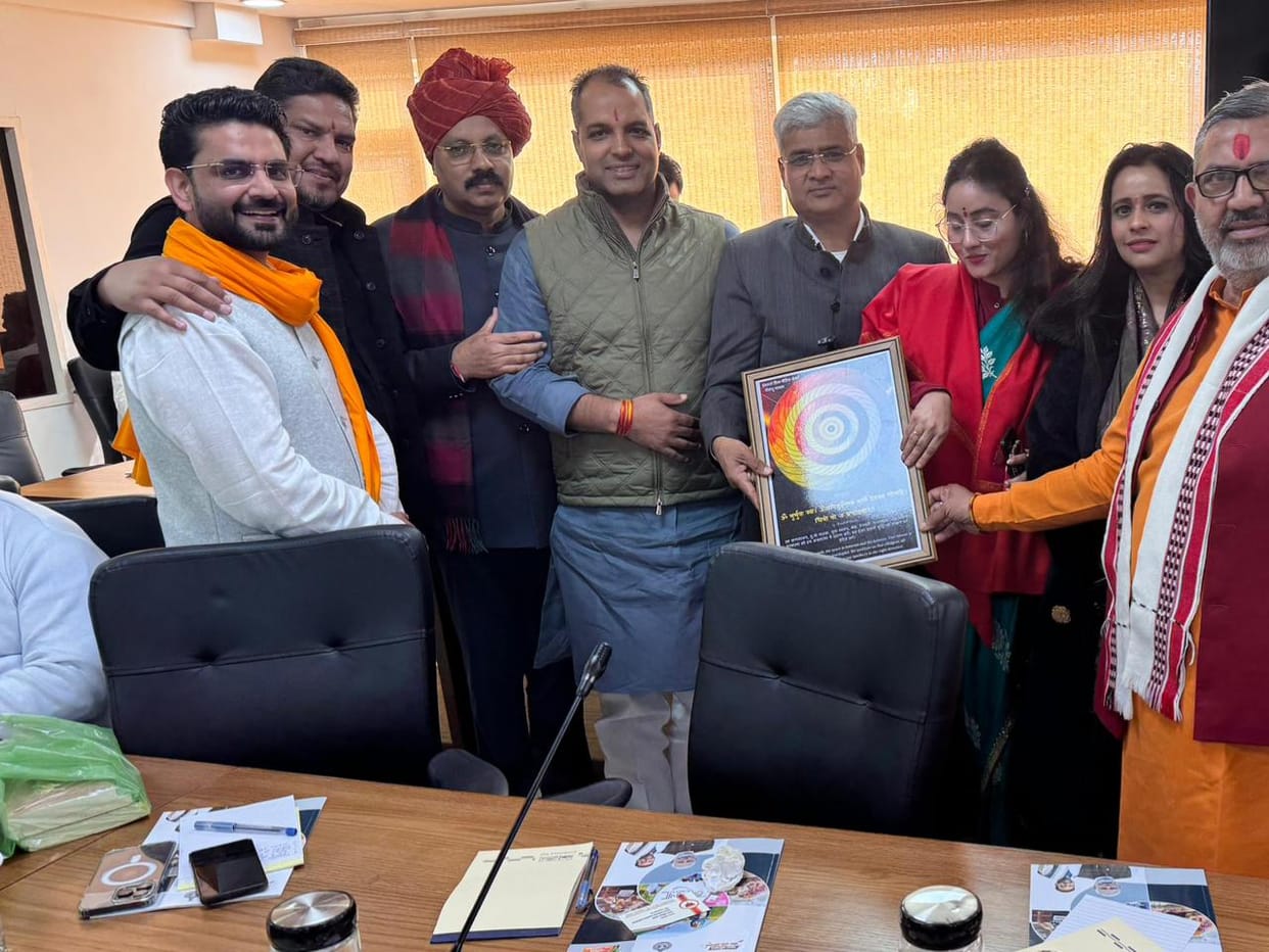 Discussions were held on how to take government schemes to every citizen.