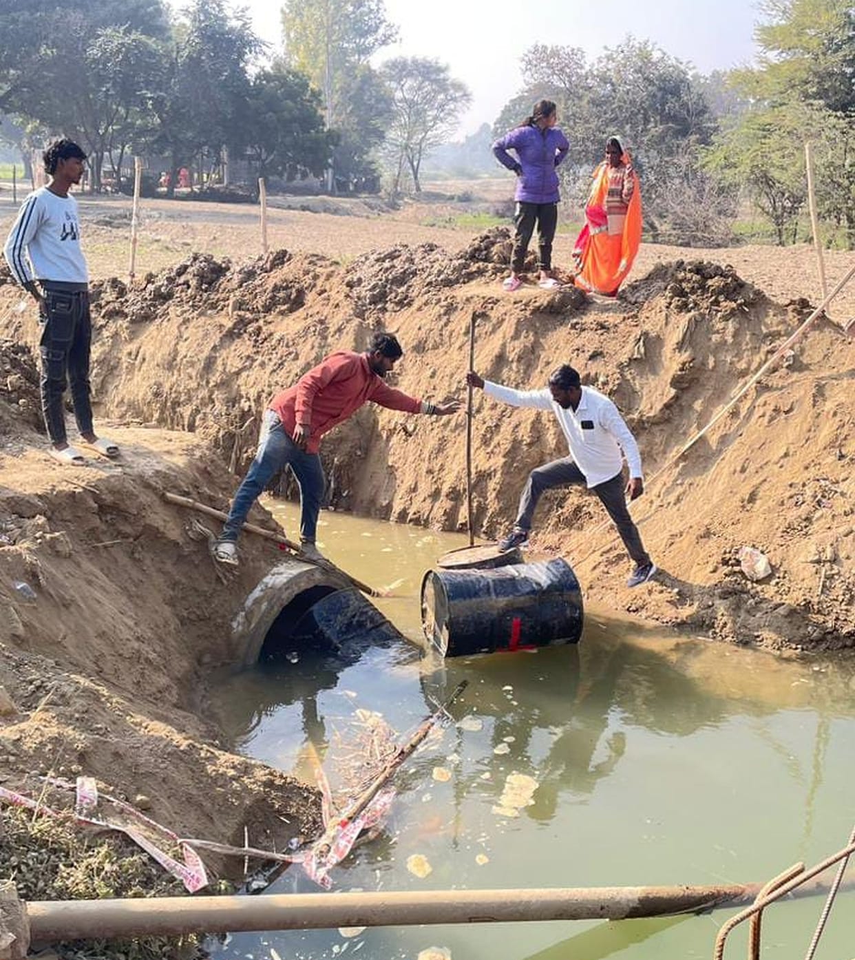 Alternative route cut, traffic stopped, water supply to 10 thousand people
