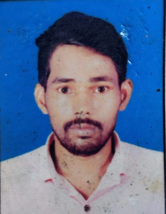 A young man crossing the road was crushed by a pickup truck and died
