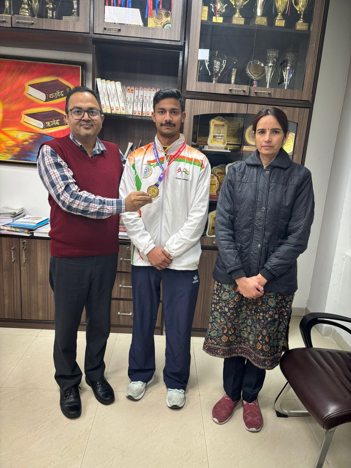 Kulneer of Karnanagari won gold in 800 meter race