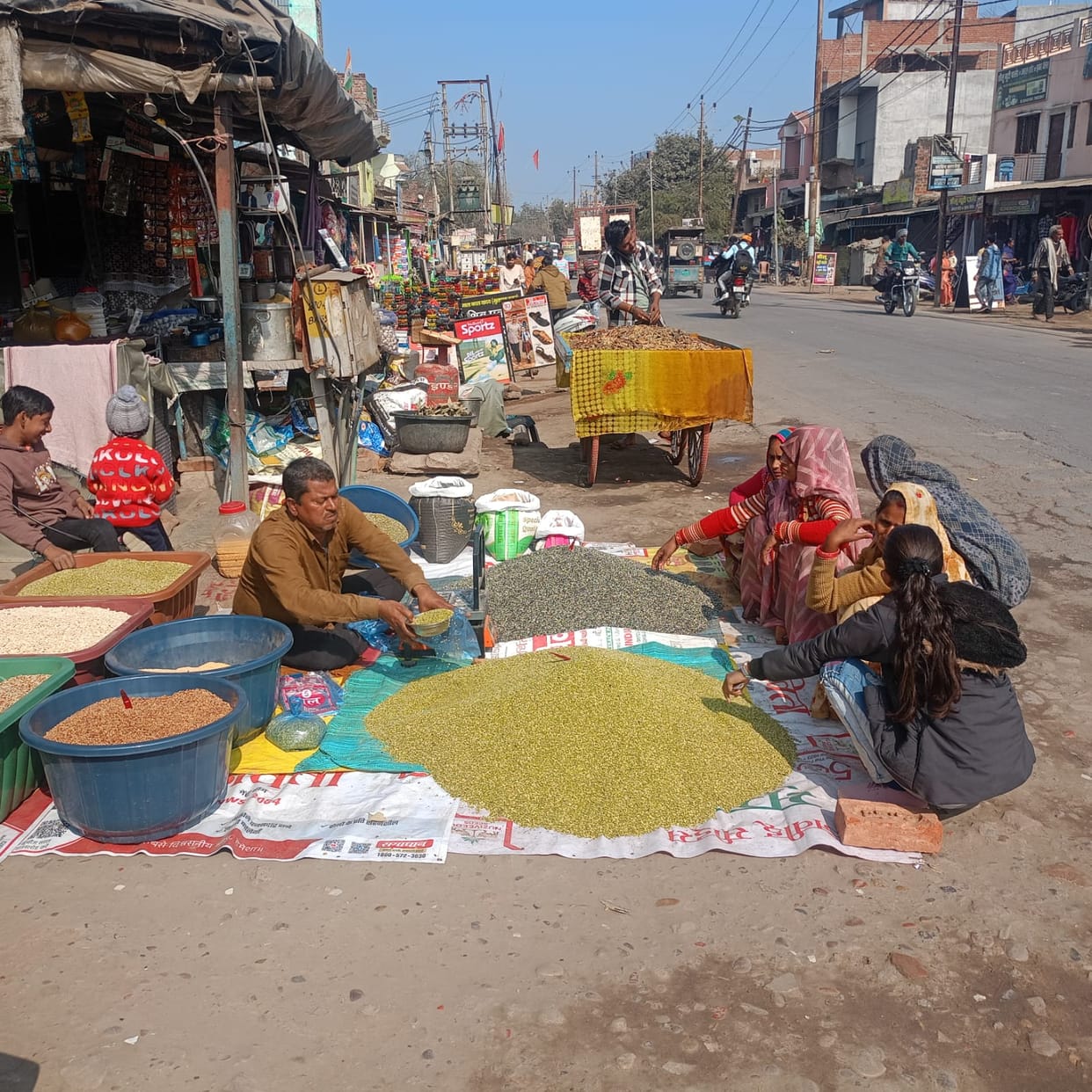 Makar Sankranti festival celebrated with great enthusiasm, markets were seen bustling with activity.