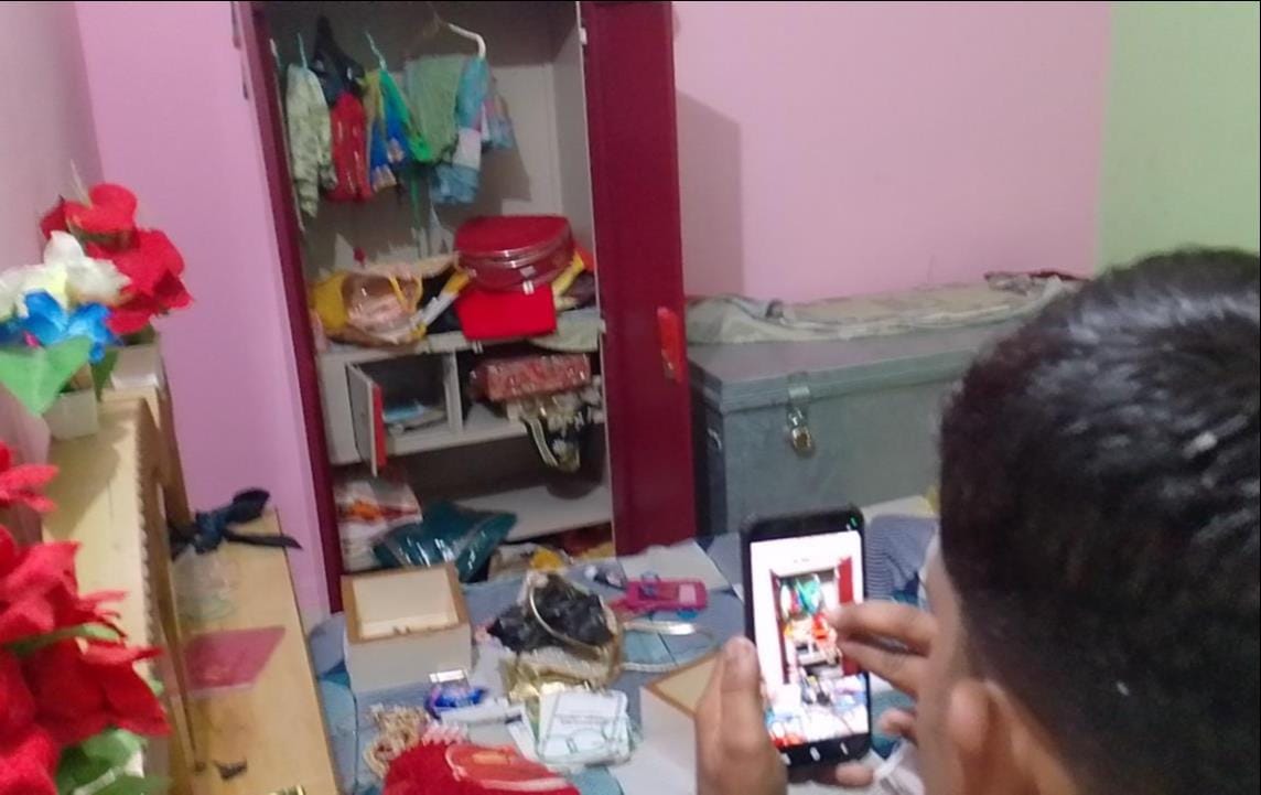 Thieves broke the lock and stole jewellery worth lakhs