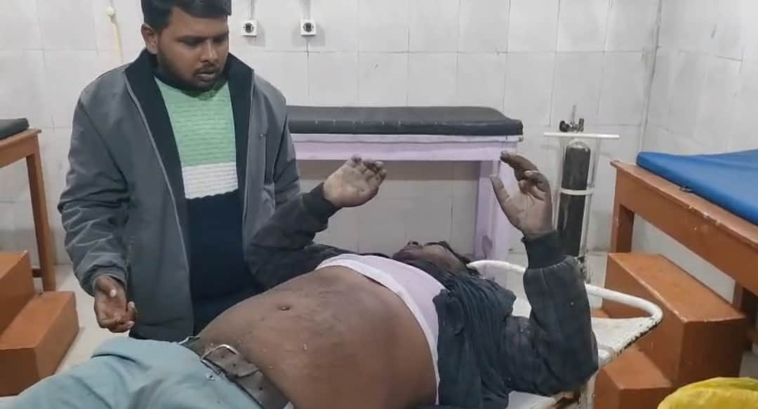 घायल को जिला अस्पताल में उपचार के लिए भेजा