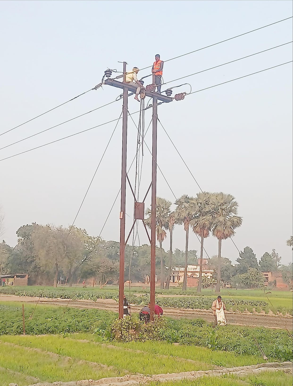 A high-tension wire broke, leaving 150 villages without electricity for eight hours.