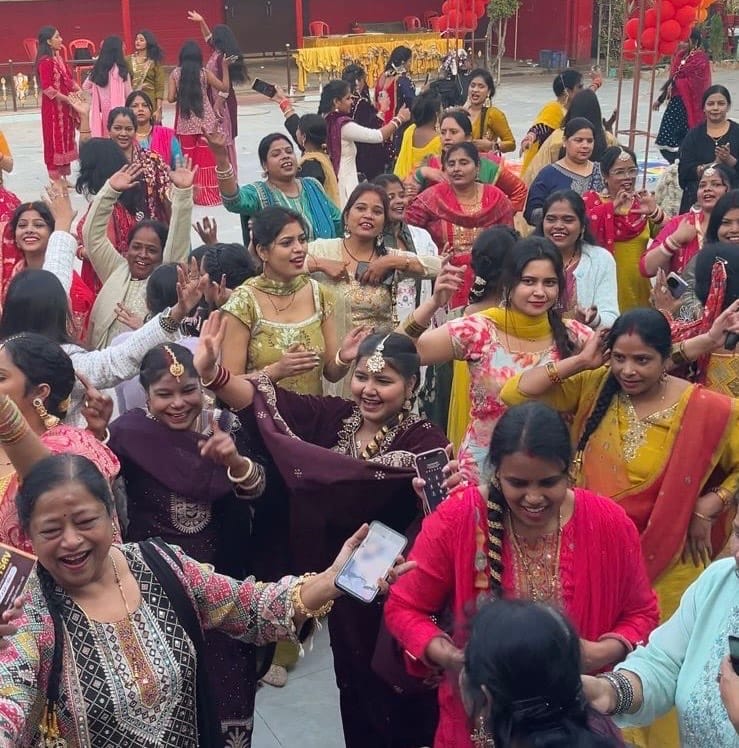 Women and young girls danced enthusiastically at the Bhangra festival.