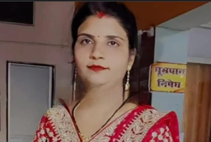 Woman dies after being hit by a train