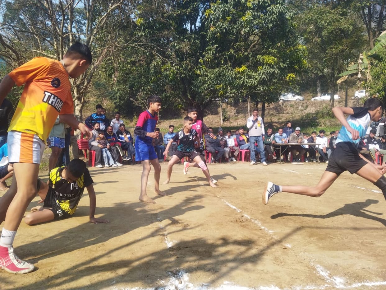 Kuthera's team tops in Under-14 girls