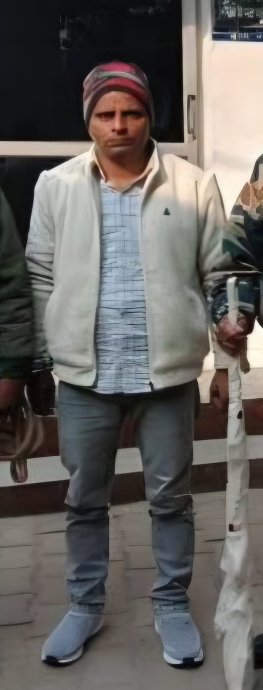 Tahir murder case: A maniac seeking Rs 1 crore destroyed his family; after killing his father, he also pointed a rifle at his mother.