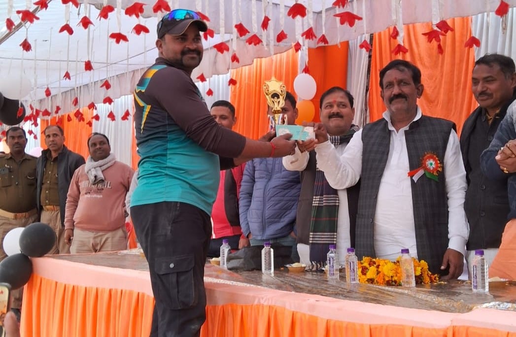Khanapur became the winner by defeating Oonj by 15 runs