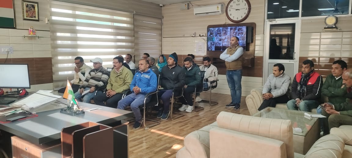 Employees of the MPHE Association met with the Civil Surgeon regarding their demands.