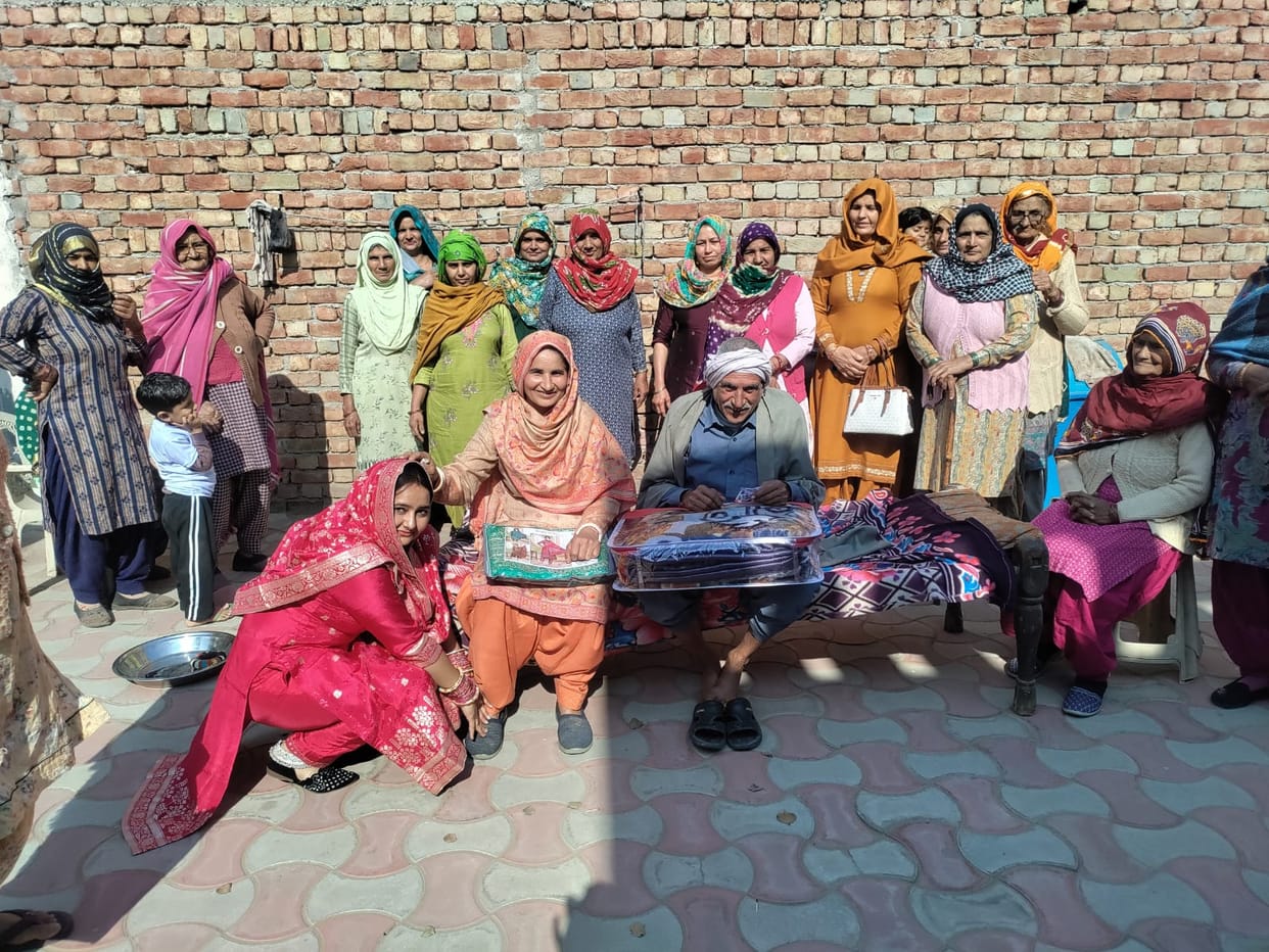 On Makar Sankranti, the tradition of showing respect to elders continued throughout the day.