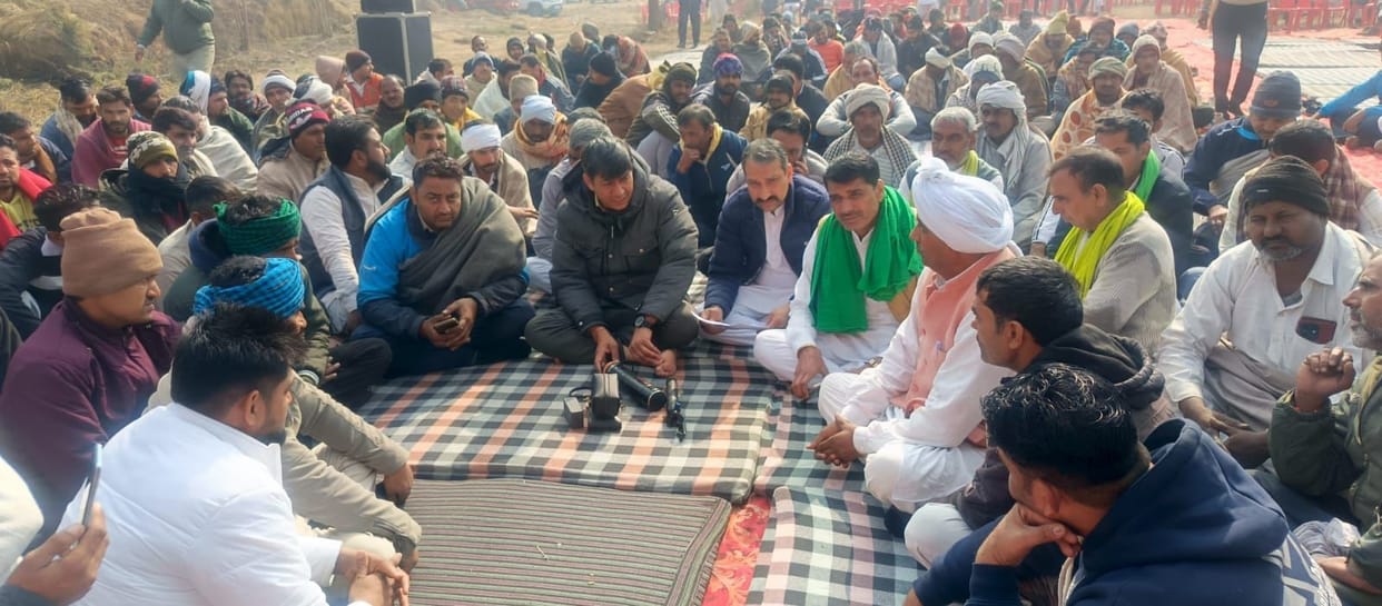 Tractor drivers expressed their anger over the RTO's action.