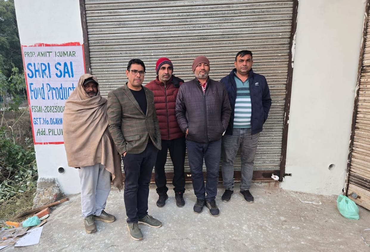 4683 liters of ghee samples were collected and sent for testing; the shop was sealed.