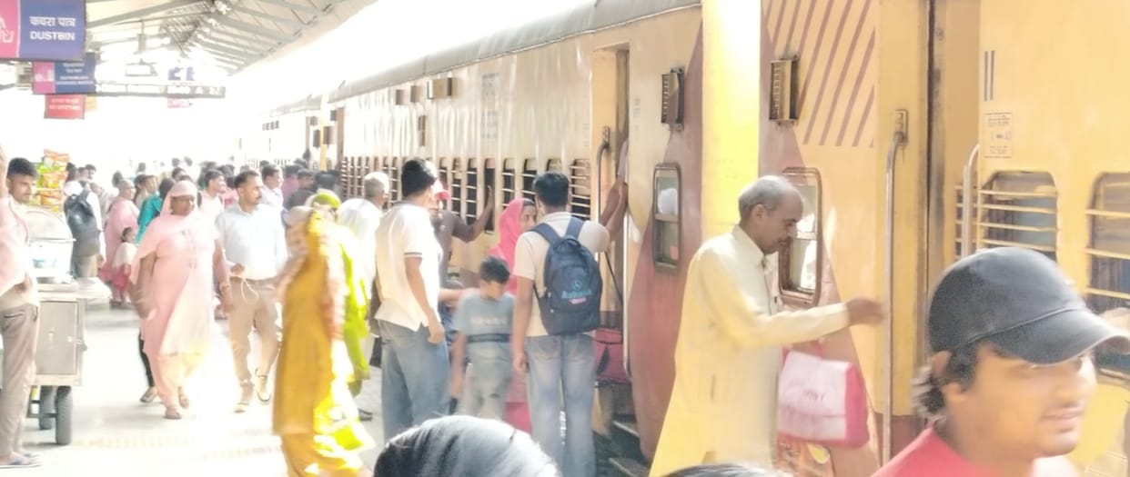 Bhiwani-Jaipur special trains will remain cancelled from 18th to 31st January due to doubling of Phulera-Ringas-Rewari railway section.