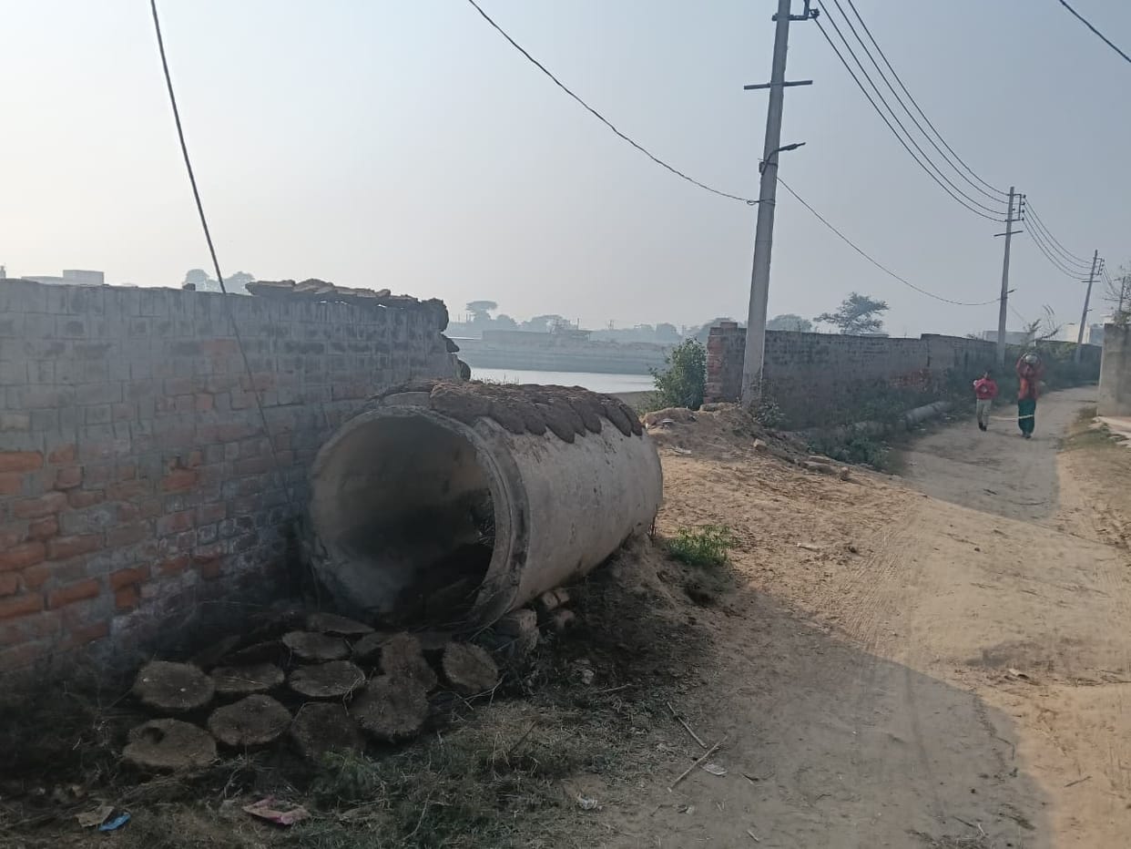 The old boundary wall is dilapidated, now a new one will be built for the Champapuri water tank, the department is preparing the estimate.