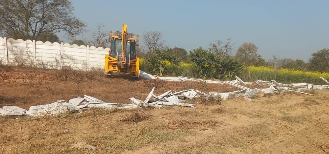 14 DPC and the unpaved road network were demolished.