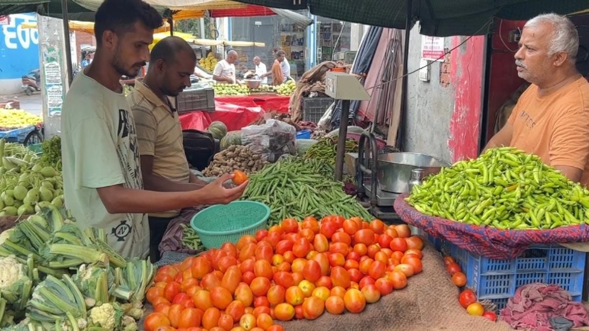 Increased supply has led to a drop in vegetable prices.