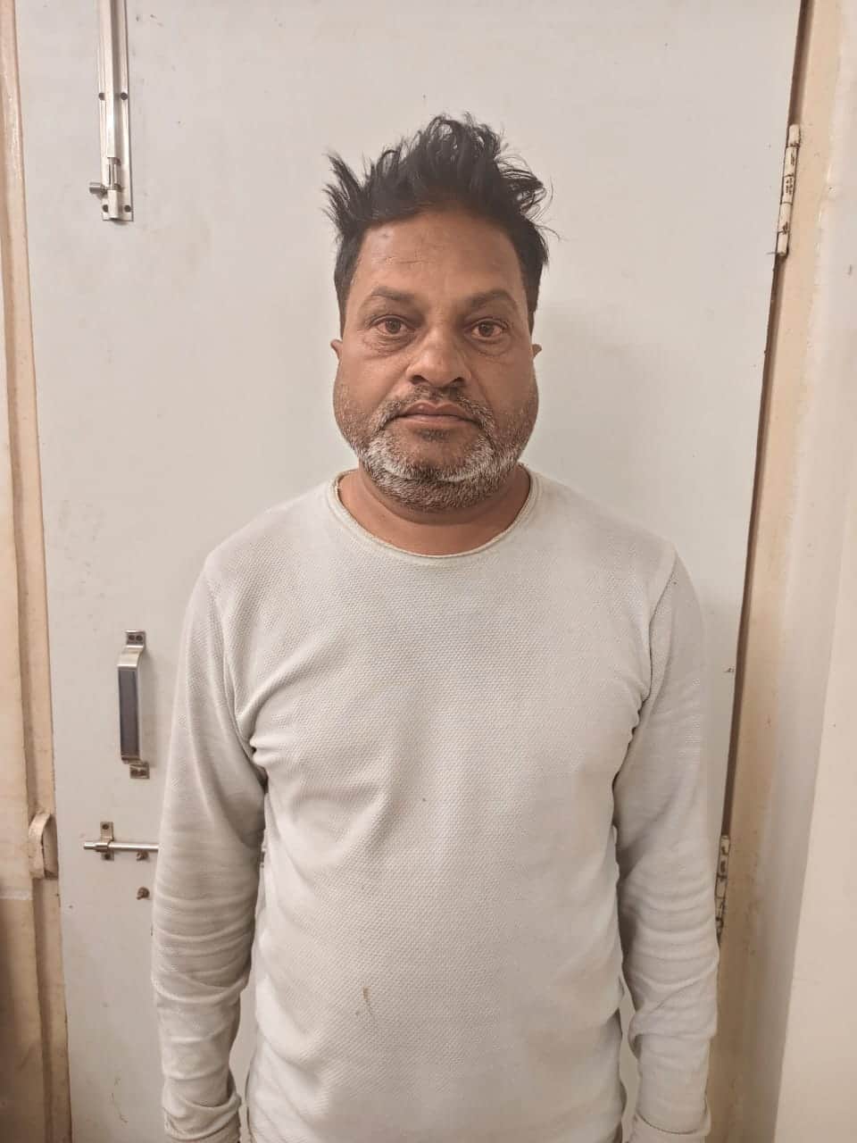 पुलिस की गिरफ्त में आरोपी।