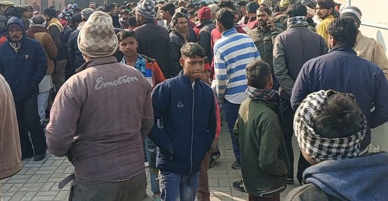 Jugendra's family created a commotion over his body; the police intervened and calmed them down.