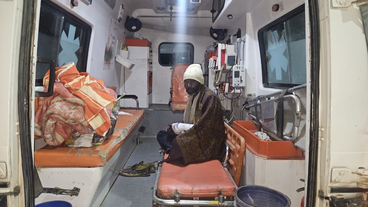 घायल किसान।