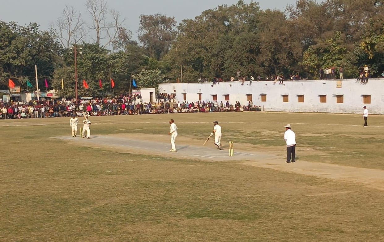 Hyderabad beat Kanpur by 120 runs to reach the quarter-finals.