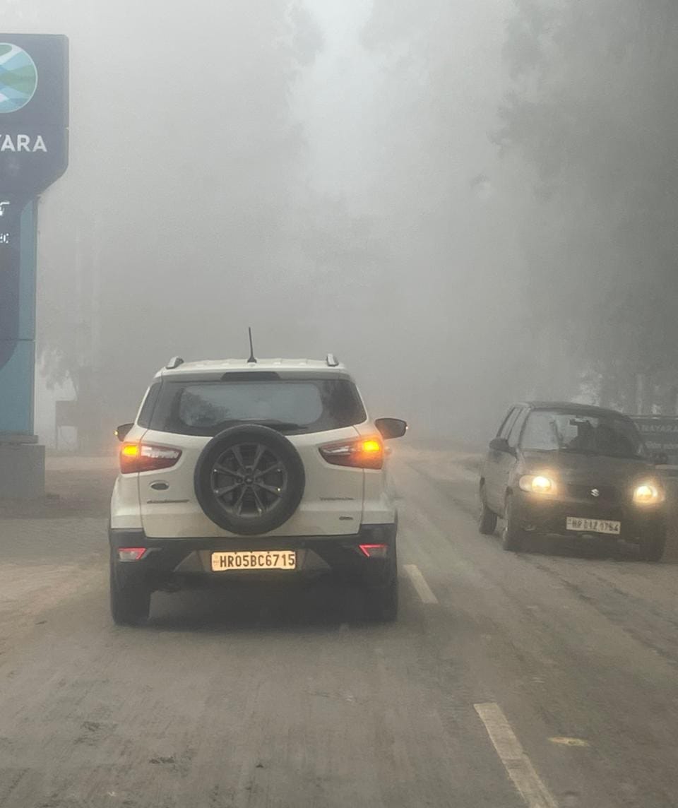 Fog prevailed till evening, vehicles were driven with fog lights on.