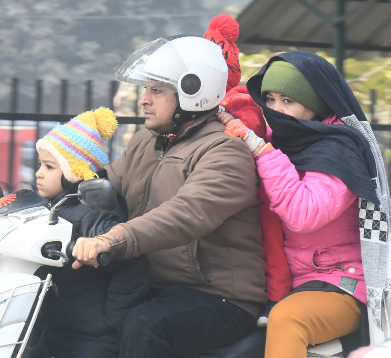 The night turned as cold as Shimla-Mussoorie, breaking a 15-year record...the mercury dropped to 3.1 degrees.