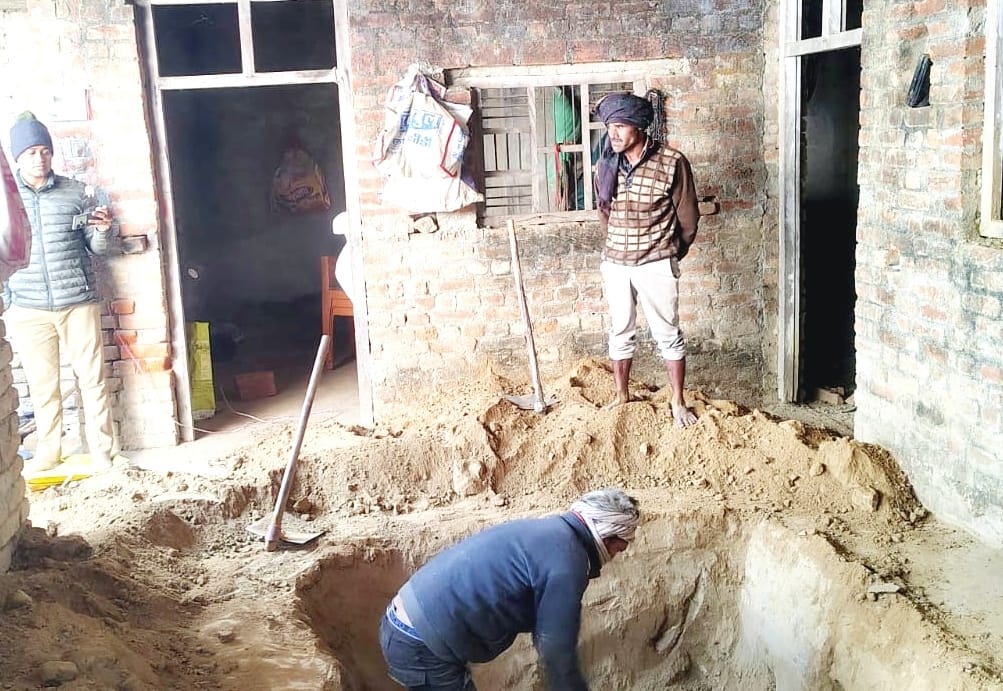 Mahant Raghuveer Das's body was exhumed on court orders.