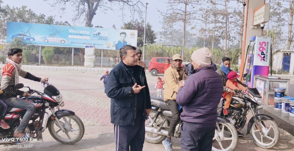 35 challan under no helmet no fuel, stir