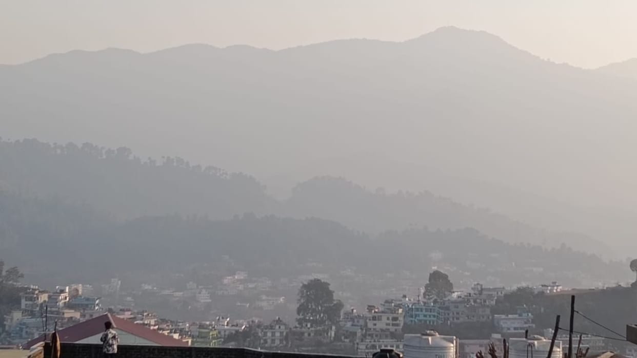 Fog engulfs Himalayan peaks for the second day