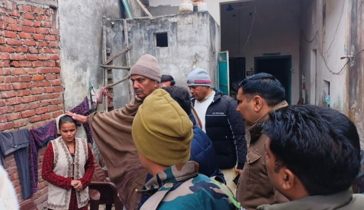 Despite police restrictions, MP Malik reached Sonu's house