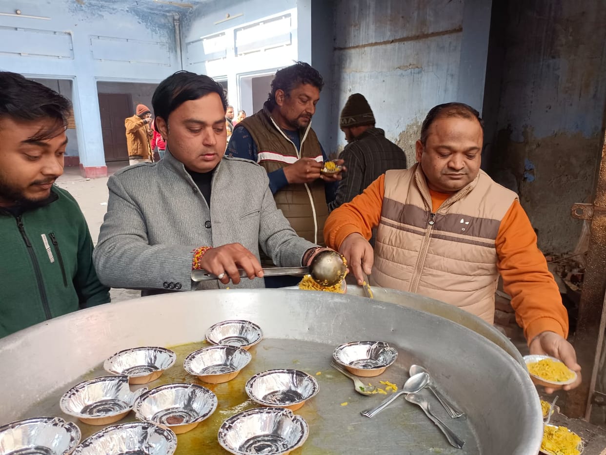 Agrasen Yuva Manch distributed Khichdi on Makar Sankranti