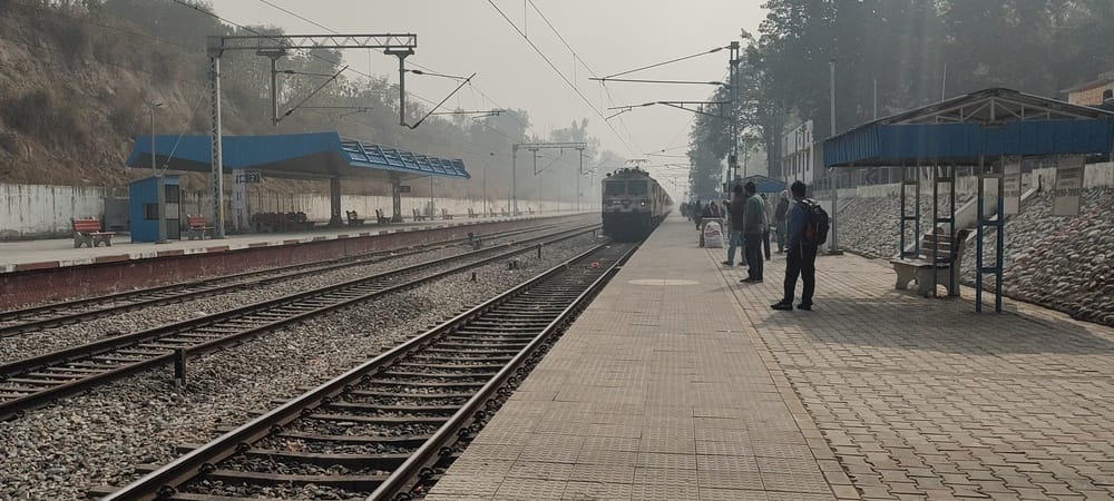 Dense fog slows down trains, delays four trains in reaching Una