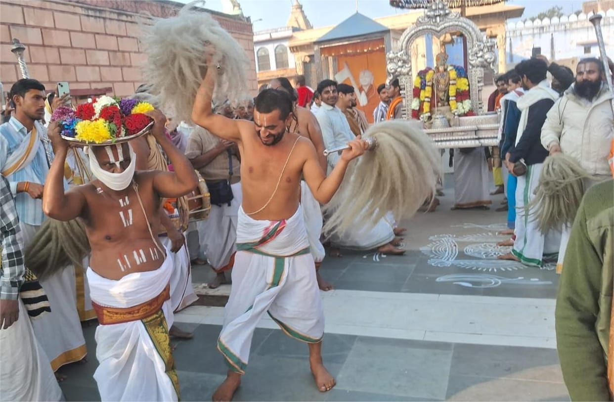Goddess Goda and Lord Ranganatha exchanged wedding vows.