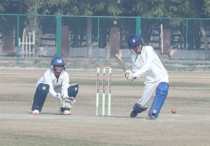 Nainital defeated Bahuguna Garhwal University by 8 wickets and entered the semi-finals.