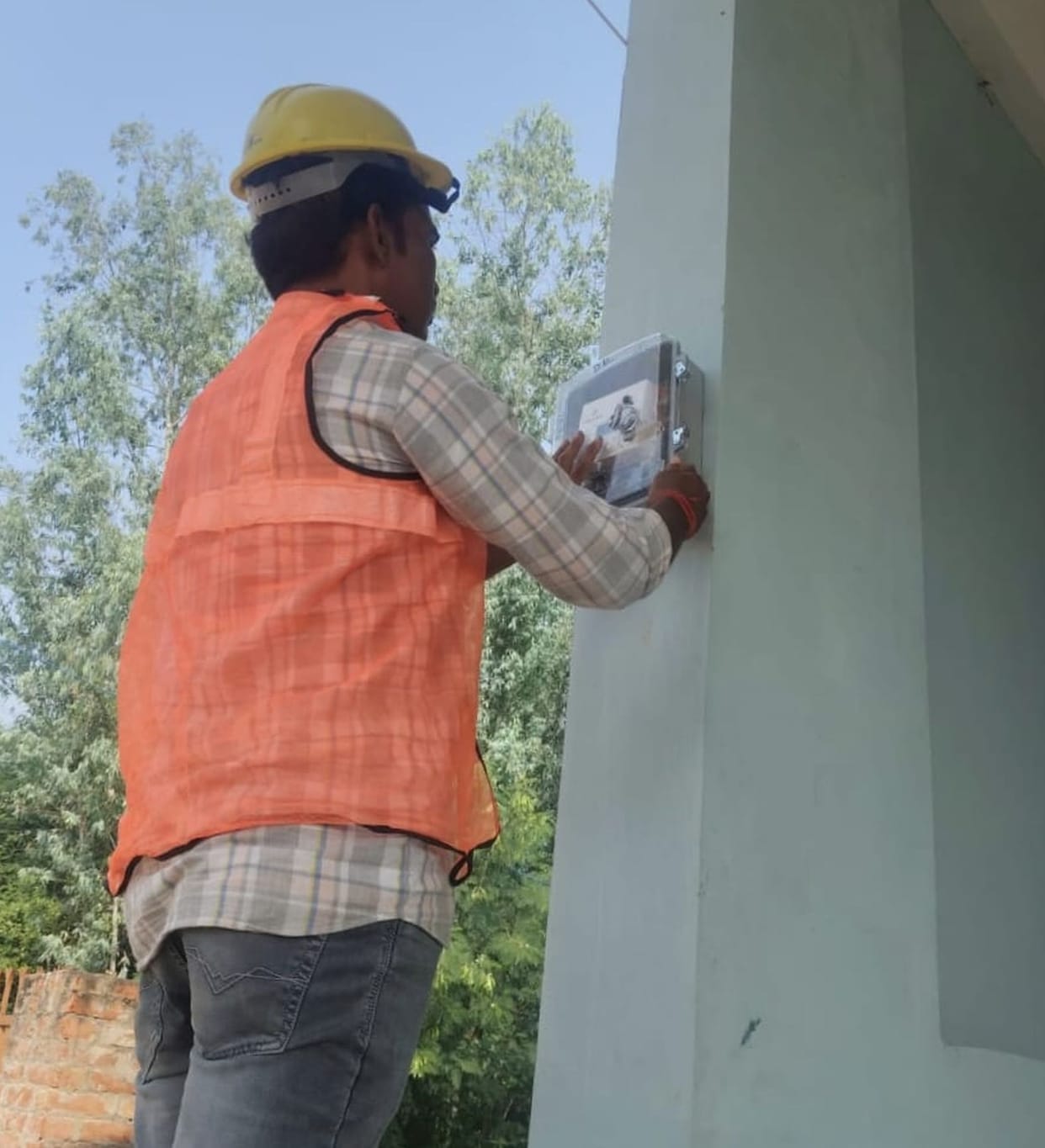 Smart meter installation slows down