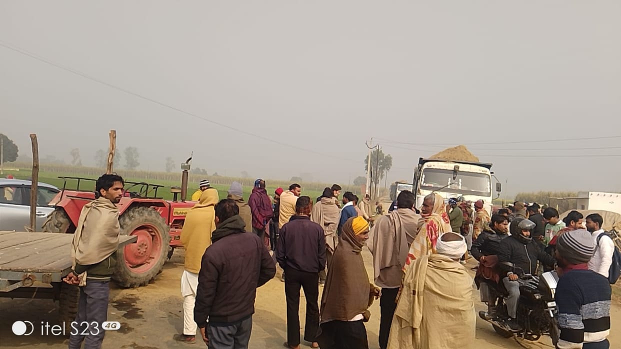 Villagers injured after being crushed by dumper, commotion lasted for two hours