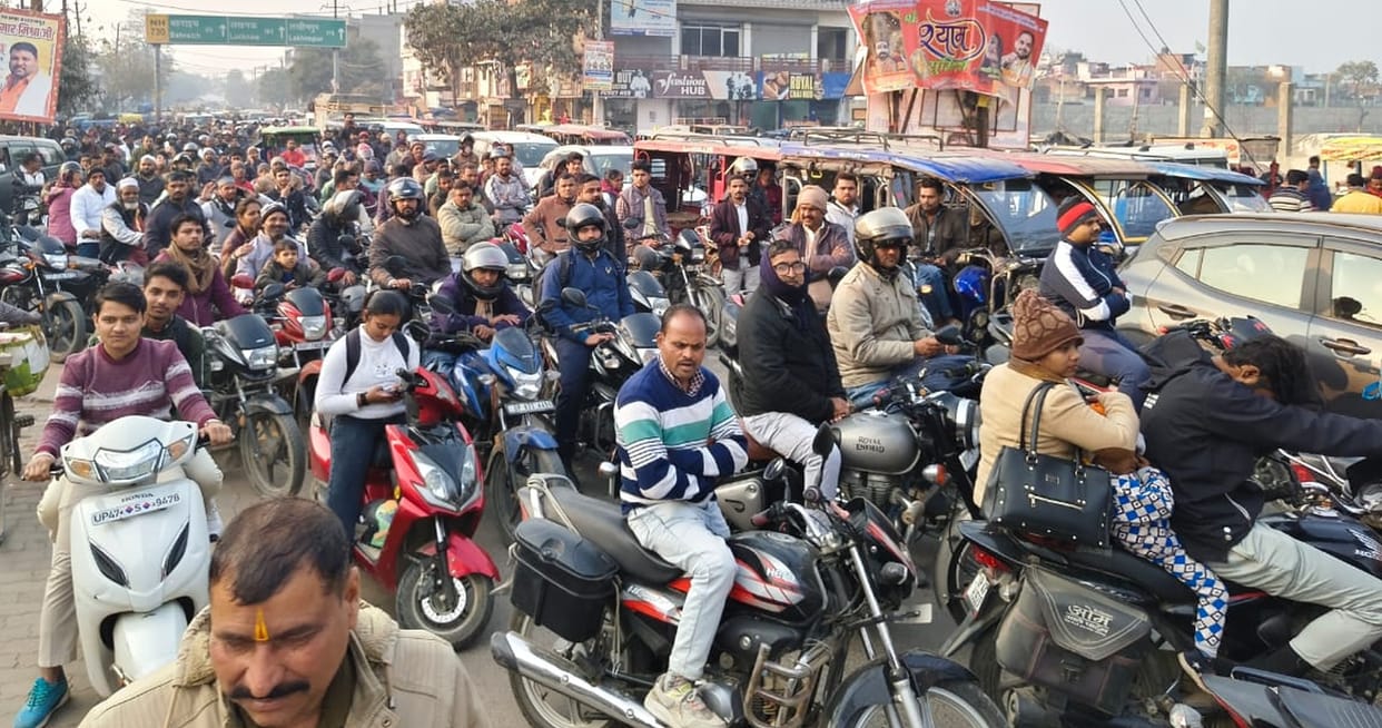 Jharkhand railway crossing closed for an hour, traffic jam occurred