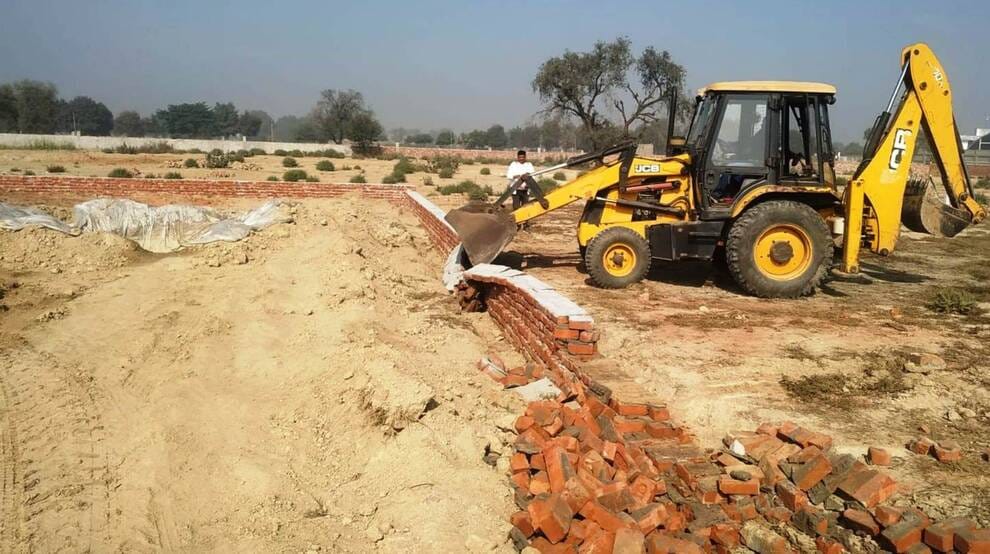 The Urban Planning Department removed constructions from an illegal colony spread over three acres in Badwa village