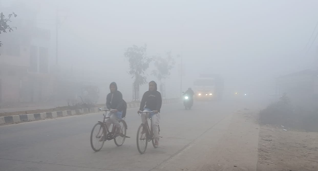 The cold has intensified again, and schools will remain closed until the 18th