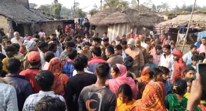 Bettiah bihar news People took hostage police who came to resolve domestic dispute today news