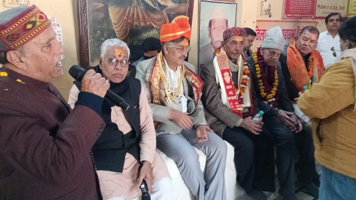 Senior advocate Anil Mishra received a grand welcome at the Parshuram camp.