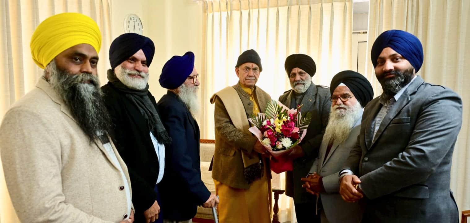 जिला गुरुद्वारा प्रबंधक समिति ने वीरवार को लोकभवन में एलजी मनोज सिन्हा से मुलाकात की। स्रोत : प