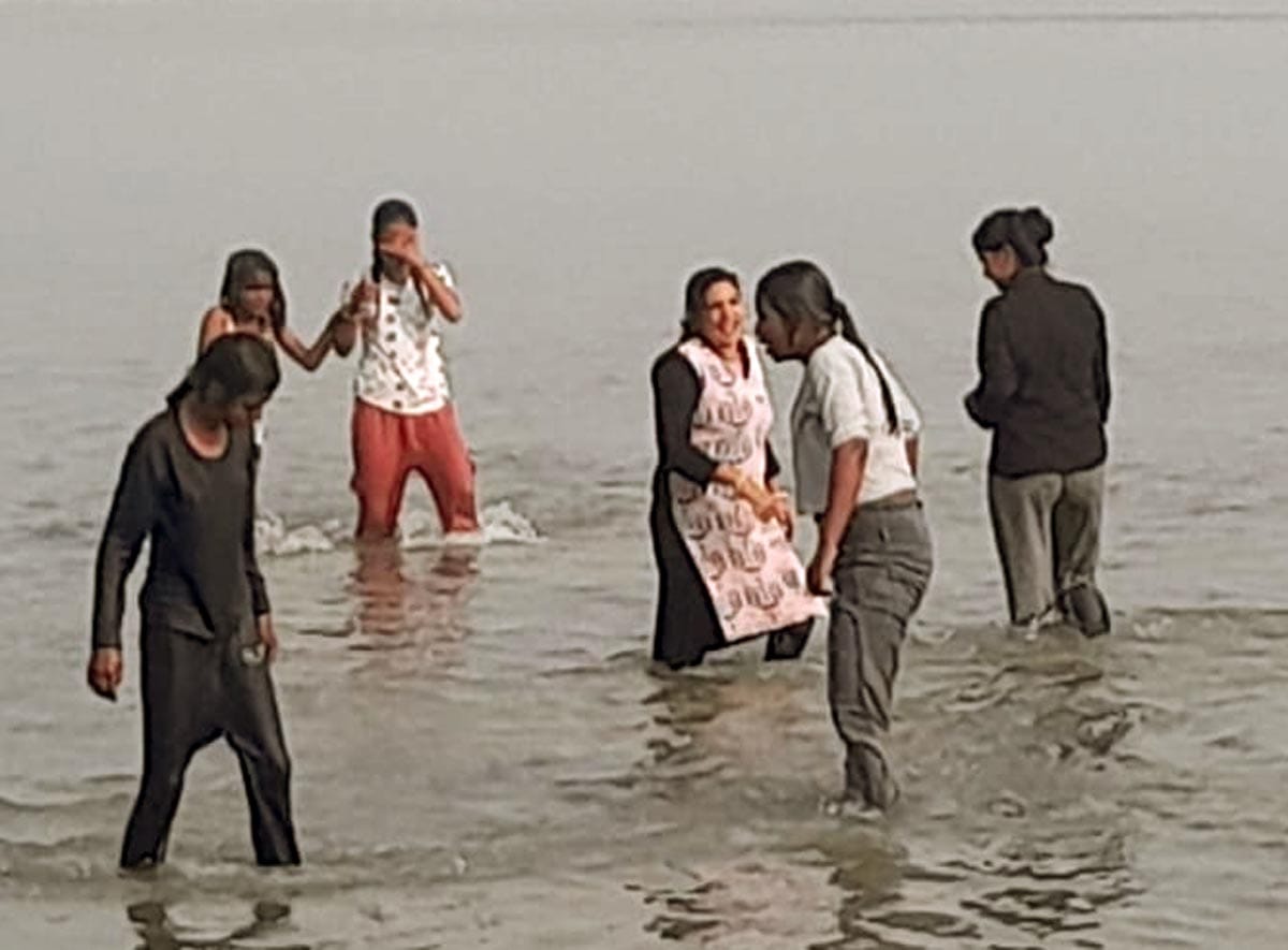 Devotees thronged to Kachla Ghat, and chants of "Jai Ganga Maiya" (Hail Mother Ganga) echoed through the air.