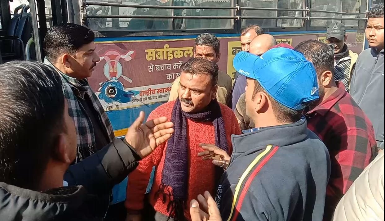 govt. and private buses issues for timming