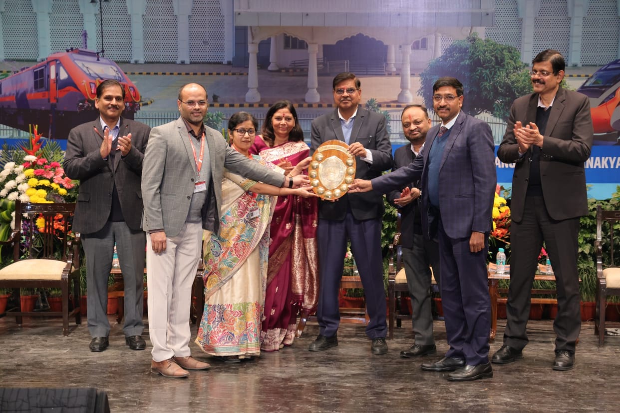 11 railway workers decorated with GM Award, Lucknow division got eight shields