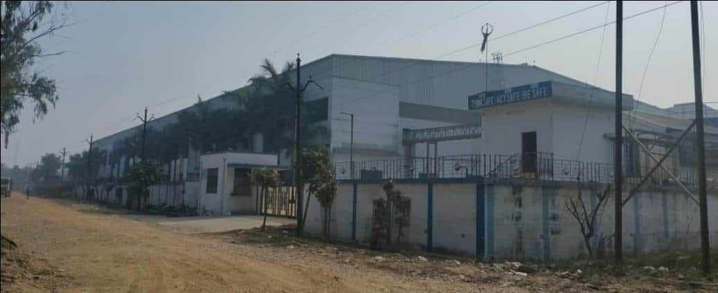 औद्योगिक क्षेत्र सतहरिया में स्थित औद्योगिक इकाई। संवाद