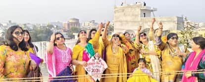 Women also participated enthusiastically in kite flying on Makar Sankranti, engaging in fierce kite battles