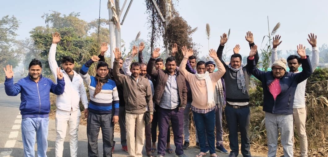 The proposal to build a bridge over the Gandak River has been cancelled, leading to public outrage.